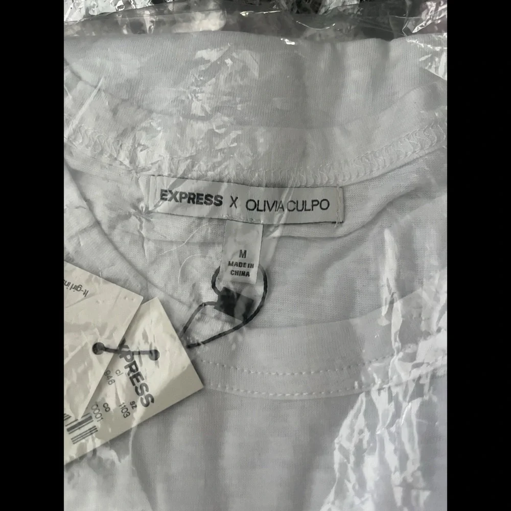 "Stronger than you Think" Tee - Picture 5 of 7